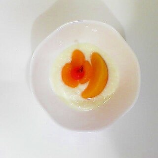 黄桃、みかん、さくらんぼヨーグルト